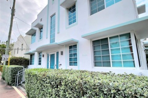 Снять в аренду квартиру в Майами-Бич, Флорида 1 спальня, 58.06м2, № 1992703 - фото 3