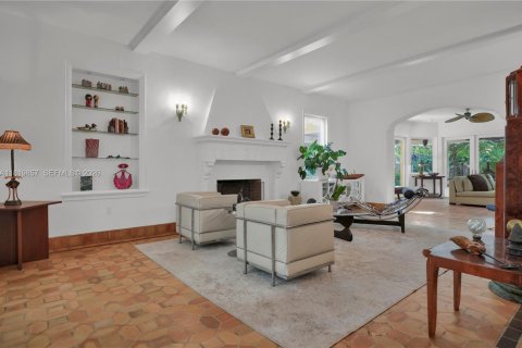 House in Miami Beach, Florida 4 bedrooms, 469.34 sq.m. № 2178835 - photo 8