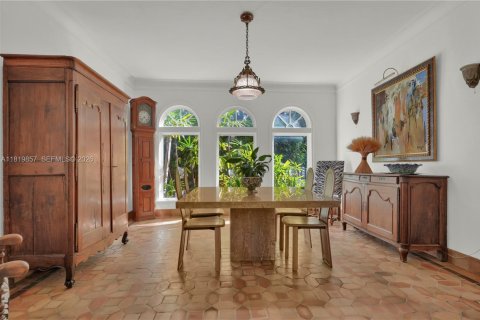 House in Miami Beach, Florida 4 bedrooms, 469.34 sq.m. № 2178835 - photo 16