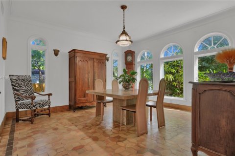 House in Miami Beach, Florida 4 bedrooms, 469.34 sq.m. № 2178835 - photo 17