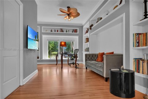 House in Miami Beach, Florida 4 bedrooms, 469.34 sq.m. № 2178835 - photo 20