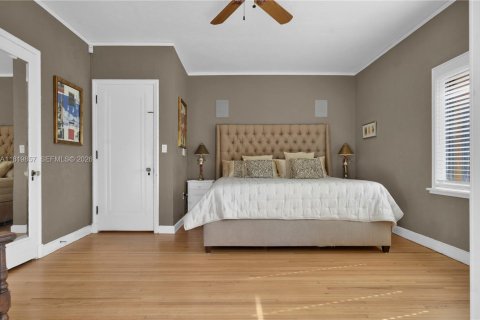 House in Miami Beach, Florida 4 bedrooms, 469.34 sq.m. № 2178835 - photo 24