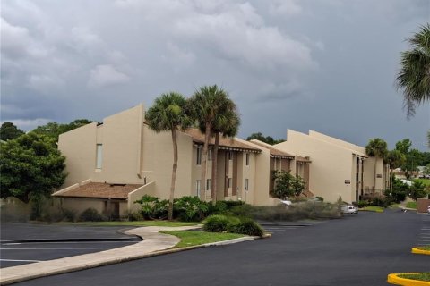 Condominio en Altamonte Springs, Florida, 1 dormitorio  № 2197964