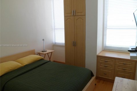 Снять в аренду кондоминиум в Холливуд, Флорида 3 спальни, 103.12м2, № 1935575 - фото 8