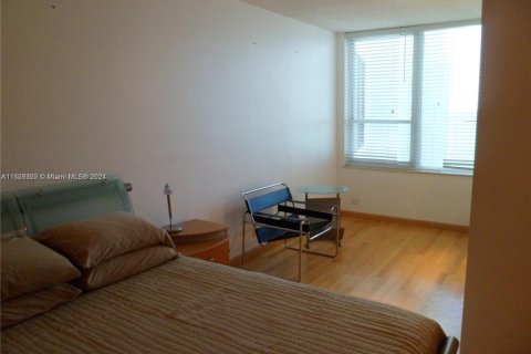 Снять в аренду кондоминиум в Холливуд, Флорида 3 спальни, 103.12м2, № 1935575 - фото 10