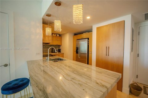 Condo in Miami, Florida, 2 bedrooms  № 2028933 - photo 9