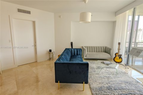 Condo in Miami, Florida, 2 bedrooms  № 2028933 - photo 7