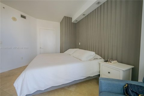 Condo in Miami, Florida, 2 bedrooms  № 2028933 - photo 23