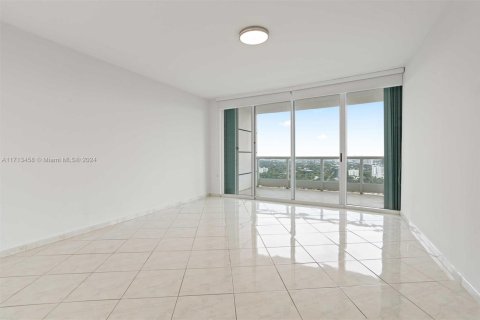 Copropriété à vendre à Miami, Floride: 2 chambres, 192.31 m2 № 1465135 - photo 18