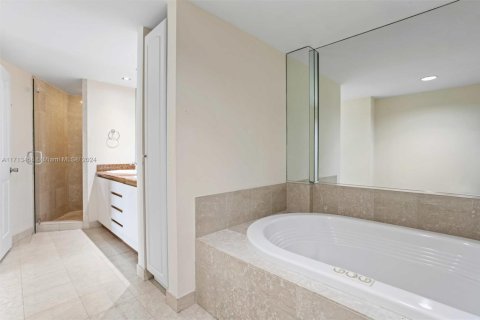 Copropriété à vendre à Miami, Floride: 2 chambres, 192.31 m2 № 1465135 - photo 26