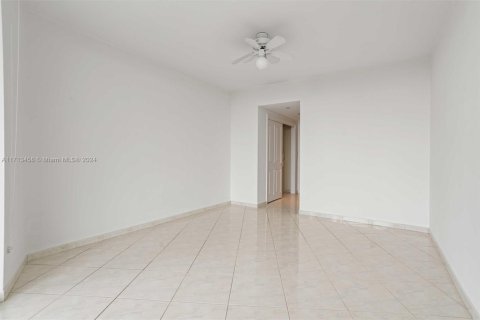 Copropriété à vendre à Miami, Floride: 2 chambres, 192.31 m2 № 1465135 - photo 28