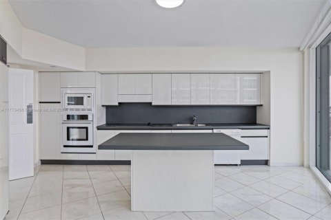 Copropriété à vendre à Miami, Floride: 2 chambres, 192.31 m2 № 1465135 - photo 14