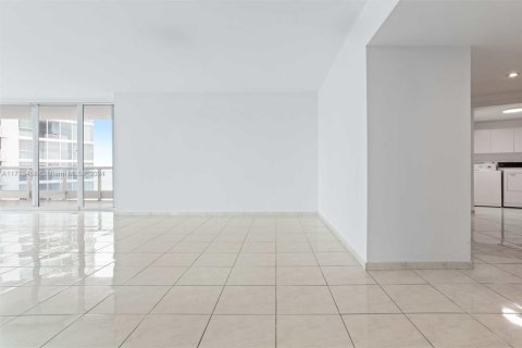 Copropriété à vendre à Miami, Floride: 2 chambres, 192.31 m2 № 1465135 - photo 12