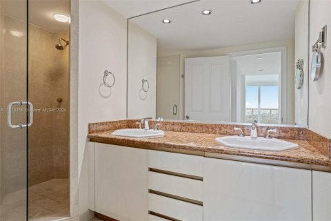 Copropriété à vendre à Miami, Floride: 2 chambres, 192.31 m2 № 1465135 - photo 27