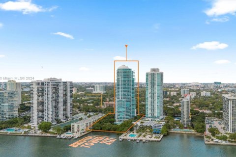Copropriété à vendre à Miami, Floride: 2 chambres, 192.31 m2 № 1465135 - photo 2
