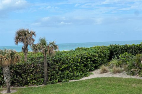 Condo in Jensen Beach, Florida, 2 bedrooms  № 1188582 - photo 1