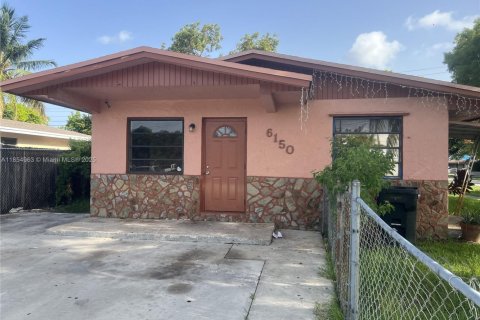 Casa en alquiler en Hollywood, Florida, 3 dormitorios, 102.19 m2 № 1962915 - foto 1