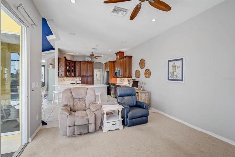 House in Rotonda, Florida 3 bedrooms, 226.22 sq.m. № 1575129 - photo 9