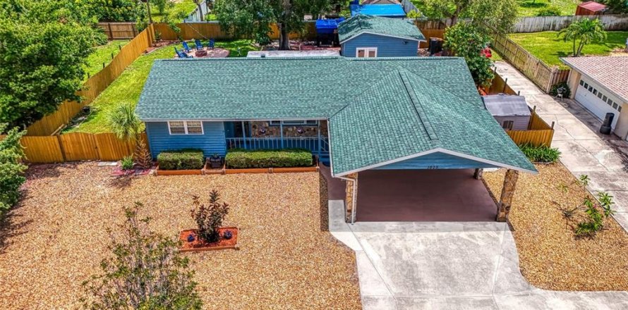 House in Bradenton, Florida 3 bedrooms, 164.62 sq.m. № 1857859
