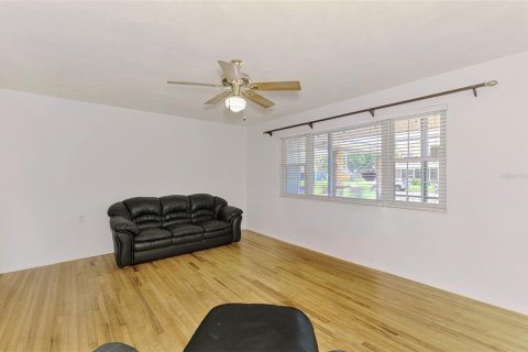 House in Bradenton, Florida 3 bedrooms, 164.62 sq.m. № 1857859 - photo 8