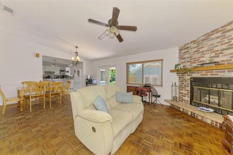 House in Bradenton, Florida 3 bedrooms, 164.62 sq.m. № 1857859 - photo 23