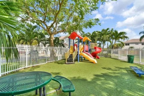 Touwnhouse à vendre à Doral, Floride: 4 chambres, 166.11 m2 № 1857013 - photo 20