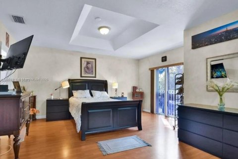 Touwnhouse à vendre à Doral, Floride: 4 chambres, 166.11 m2 № 1857013 - photo 11