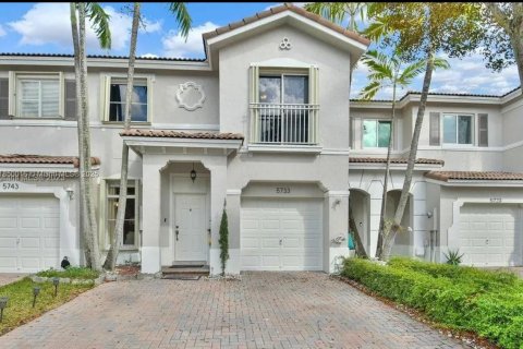 Touwnhouse à vendre à Doral, Floride: 4 chambres, 166.11 m2 № 1857013 - photo 2