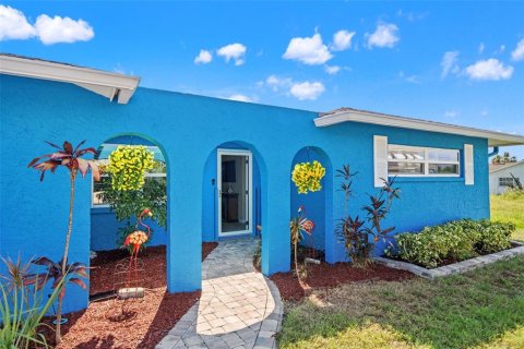Villa ou maison à vendre à Hernando Beach, Floride: 3 chambres, 145.02 m2 № 2320955 - photo 3