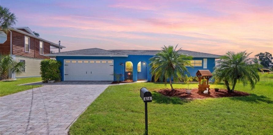 Villa ou maison à Hernando Beach, Floride 3 chambres, 145.02 m2 № 2320955