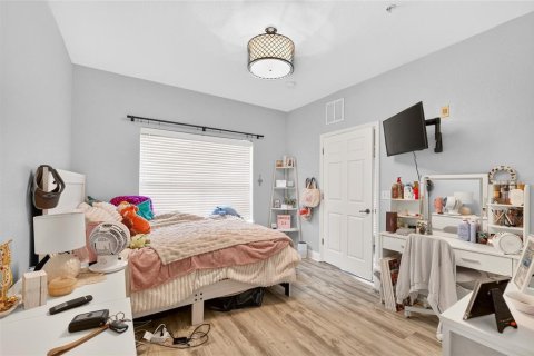Condo in Gainesville, Florida, 2 bedrooms  № 2381021 - photo 24