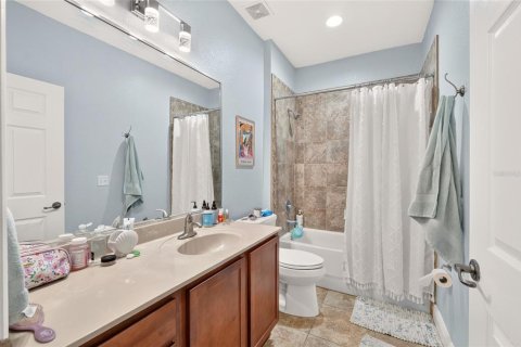 Condo in Gainesville, Florida, 2 bedrooms  № 2381021 - photo 21