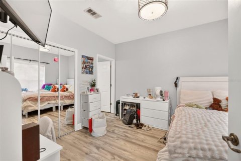 Condo in Gainesville, Florida, 2 bedrooms  № 2381021 - photo 23