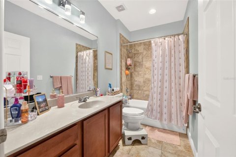 Condo in Gainesville, Florida, 2 bedrooms  № 2381021 - photo 26