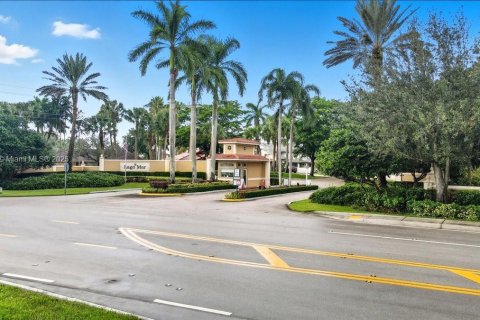 Condominio en venta en Plantation, Florida, 4 dormitorios, 240.9 m2 № 1941189 - foto 3