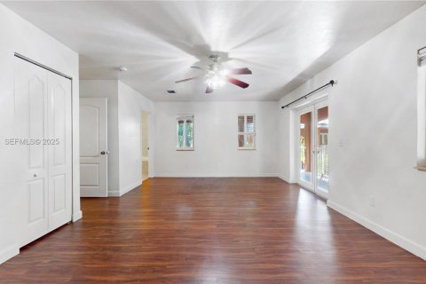 Townhouse in Palmetto Bay, Florida 3 bedrooms, 210.14 sq.m. № 1987173 - photo 12