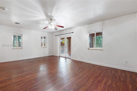 Townhouse in Palmetto Bay, Florida 3 bedrooms, 210.14 sq.m. № 1987173 - photo 11