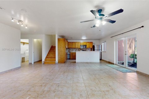 Townhouse in Palmetto Bay, Florida 3 bedrooms, 210.14 sq.m. № 1987173 - photo 3