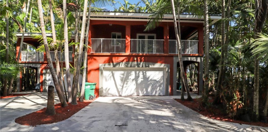 Townhouse in Palmetto Bay, Florida 3 bedrooms, 210.14 sq.m. № 1987173