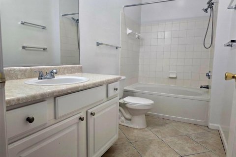Adosado en alquiler en Tampa, Florida, 2 dormitorios, 109.16 m2 № 1812659 - foto 13
