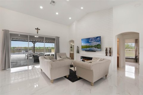 House in Winter Garden, Florida 4 bedrooms, 233.84 sq.m. № 1747068 - photo 9