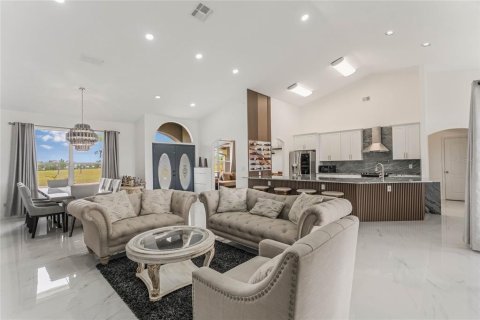 House in Winter Garden, Florida 4 bedrooms, 233.84 sq.m. № 1747068 - photo 7