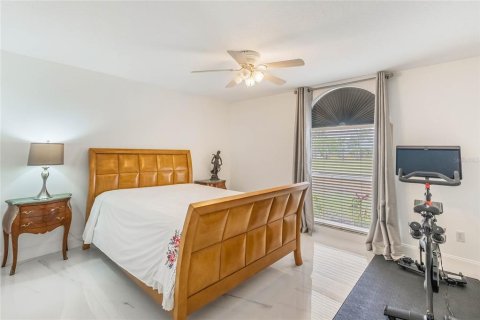 House in Winter Garden, Florida 4 bedrooms, 233.84 sq.m. № 1747068 - photo 27