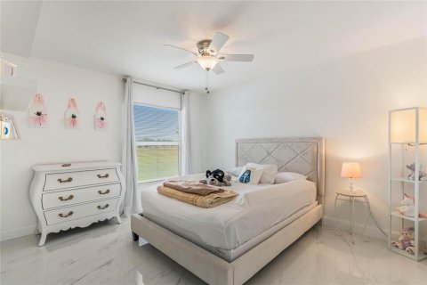 House in Winter Garden, Florida 4 bedrooms, 233.84 sq.m. № 1747068 - photo 25