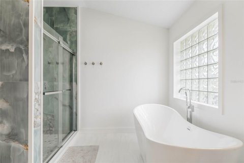 House in Winter Garden, Florida 4 bedrooms, 233.84 sq.m. № 1747068 - photo 22