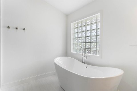 House in Winter Garden, Florida 4 bedrooms, 233.84 sq.m. № 1747068 - photo 21