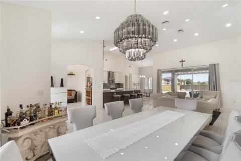 House in Winter Garden, Florida 4 bedrooms, 233.84 sq.m. № 1747068 - photo 13