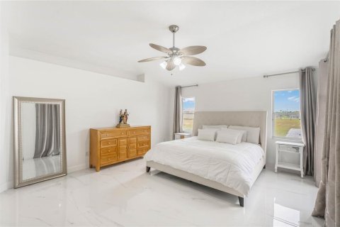 House in Winter Garden, Florida 4 bedrooms, 233.84 sq.m. № 1747068 - photo 19