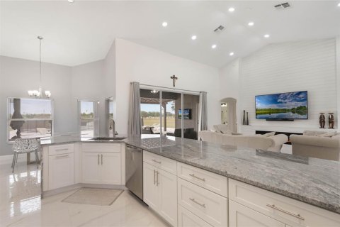House in Winter Garden, Florida 4 bedrooms, 233.84 sq.m. № 1747068 - photo 15