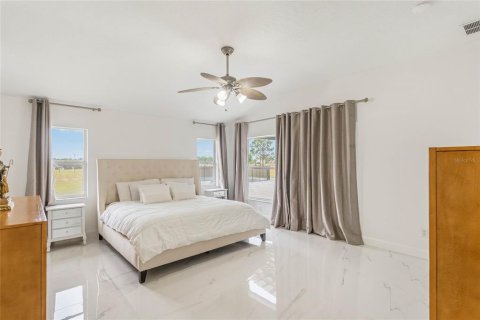 House in Winter Garden, Florida 4 bedrooms, 233.84 sq.m. № 1747068 - photo 17